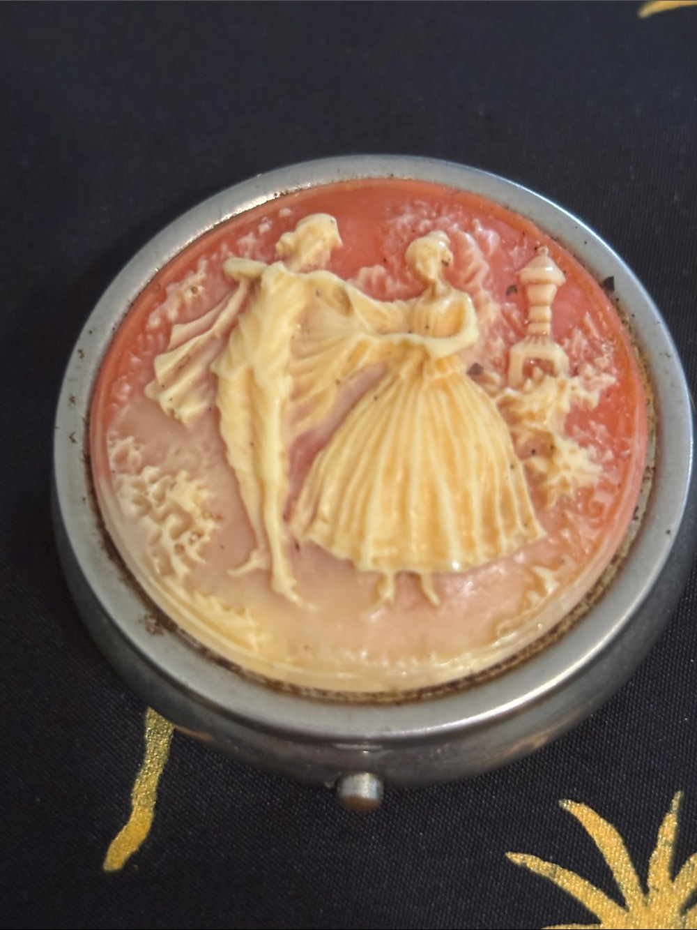 Vintage cameo couple antique look motif brass Trinket Pill Box